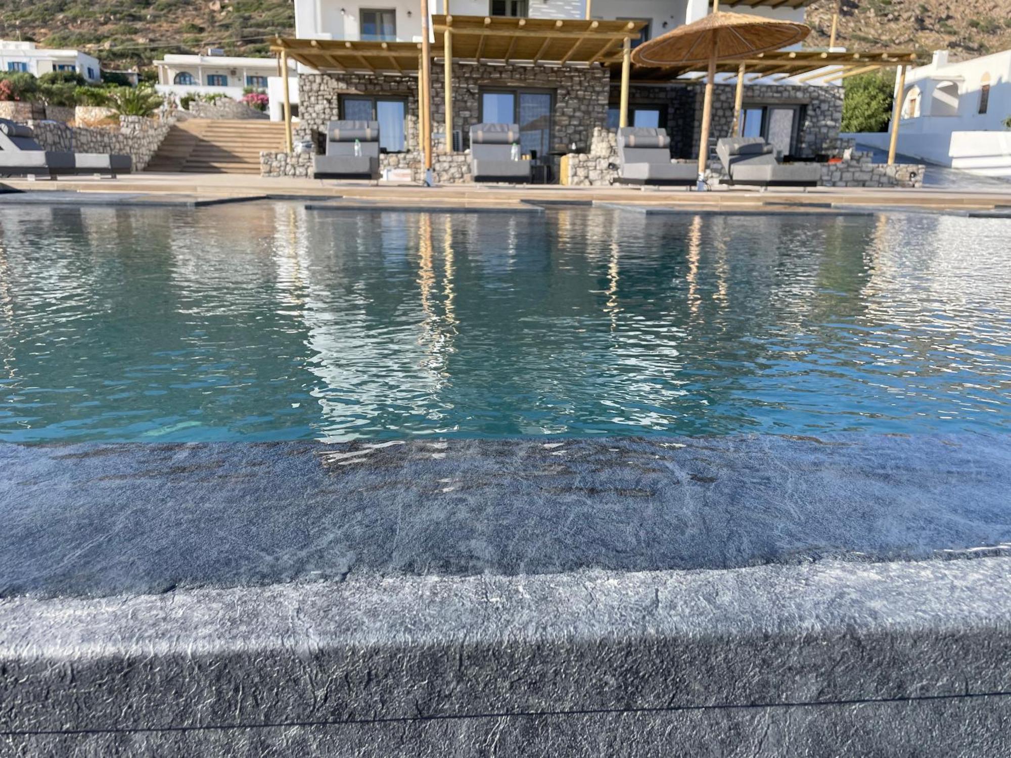 Latramys Suites Mikri Vigla Exterior foto